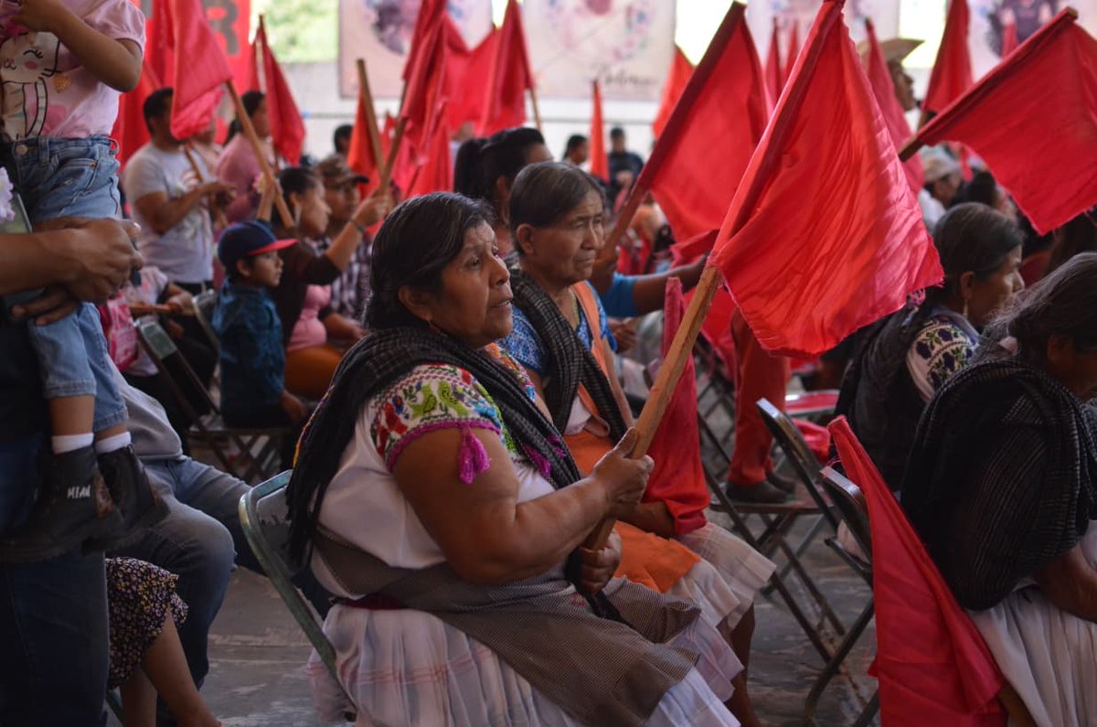 AntorchaC0RDOBA's tweet photo. #ElPuebloUnidoProgresa Los antorchistas de todo el estado nos sentimos orgullosos por los aniversarios de las colonias populares de puebla, ixtapaluca, edomex.
Las colonias populares son colonias progresistas. https://t.co/zDHaHweolc