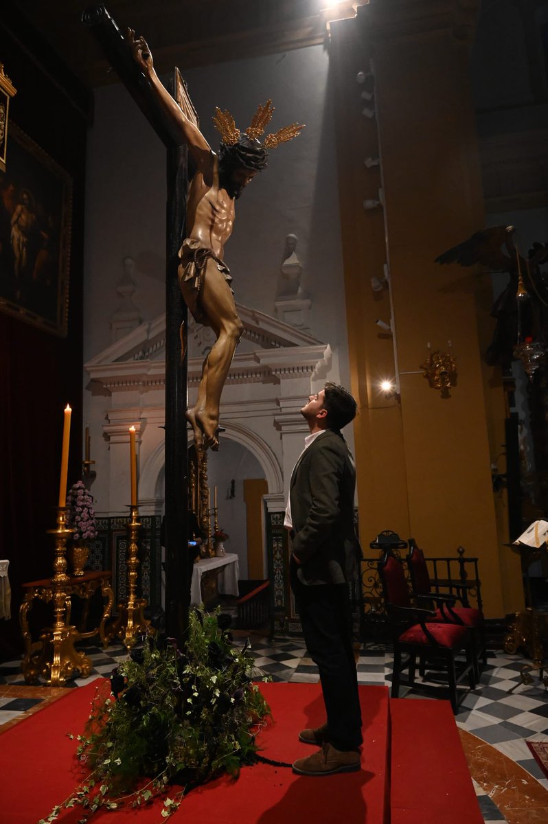 Ya no nos separan más que unos días y una memoria que busca reconocerse y reencontrarse. Prometo ir a buscarla donde siempre, donde aún sigue intacta e inocente. 

Cuando el sol calienta y la memoria arde.