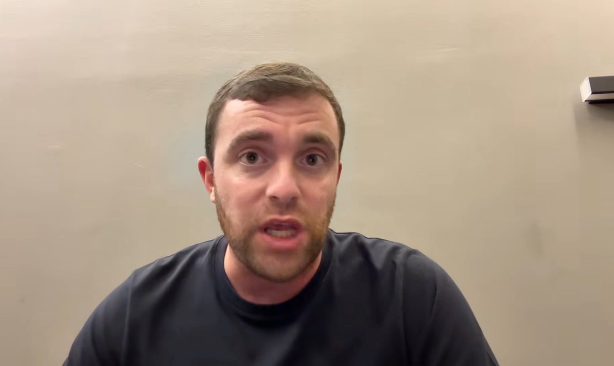 عمرو tweet media