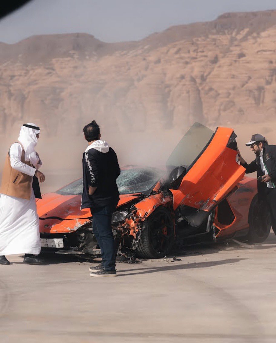 ‎هليّـل tweet media