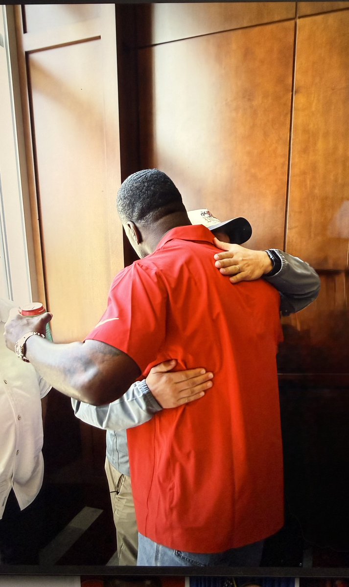 Gabriella Razzetti Zumbiel tweet media