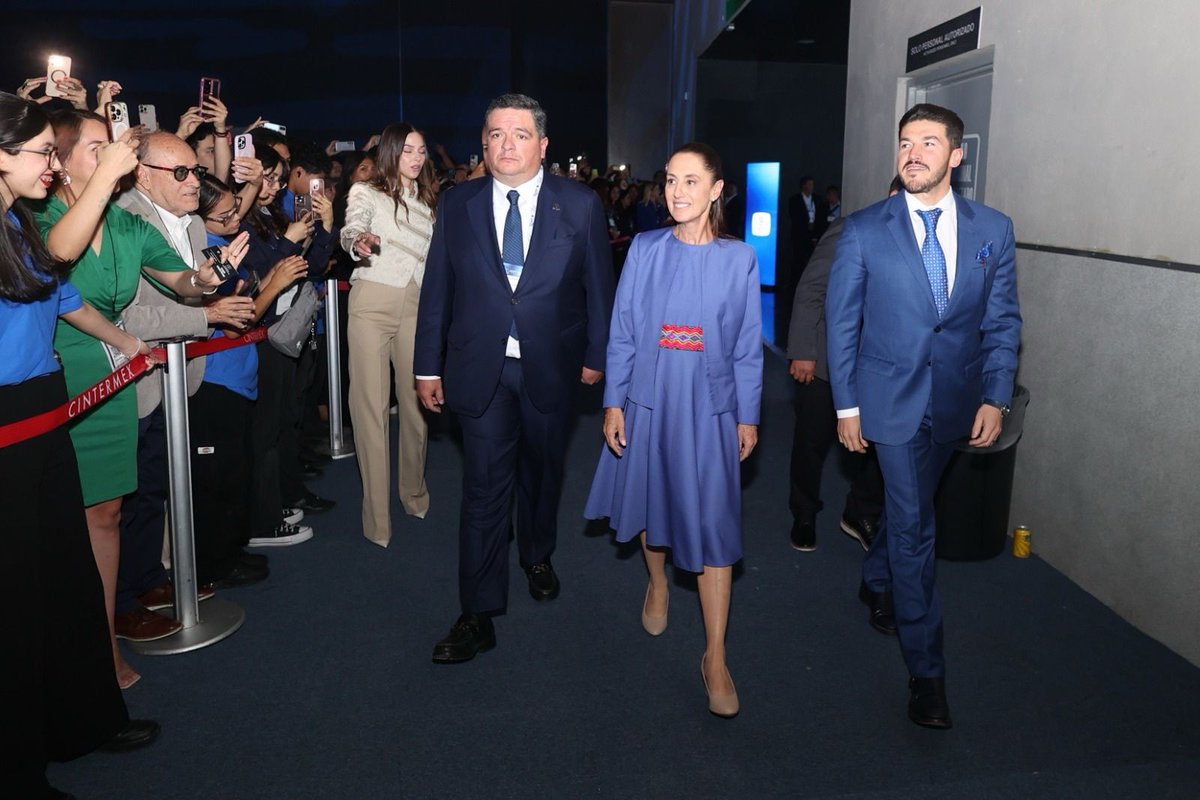 PCaintra's tweet photo. En el marco de la 82 Asamblea de @caintra_nl, contamos con la presencia de la Presidenta de México, #ClaudiaSheinbaum Pardo.

Este importante acto marca un paso firme en la relación entre el gobierno federal y el sector industrial.

#CAINTRA #AsambleaCAINTRA #Industria https://t.co/nZXypHMZXU