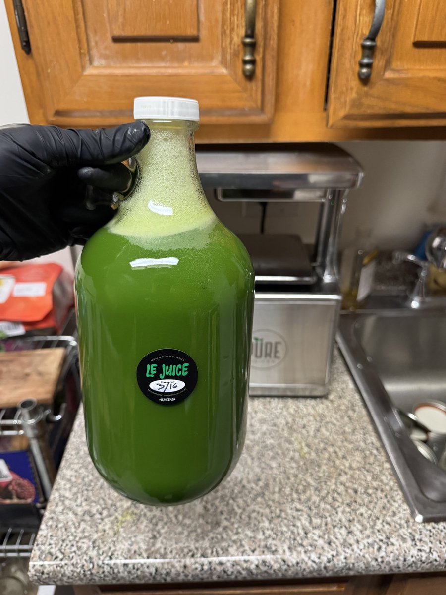 salarpower's tweet photo. First time free
Second time a fee #LeJuice https://t.co/mXcOL1RlHr