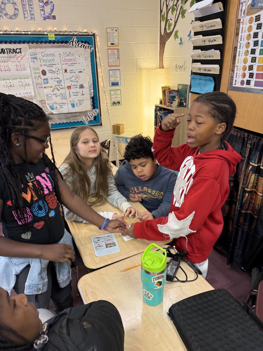 Robin_Heckman5's tweet image. 5th grade circuit detectives!  No light? Check wires, battery, and breaks!
Test, fix, repeat = success 💡@RCE_HCS #UnlockPotential #WeareRacers