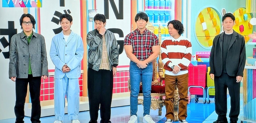 plus_higu1983's tweet photo. 青木マッチョもいます!💪
#ラヴィット #青木マッチョ https://t.co/pqYfSVyxD0