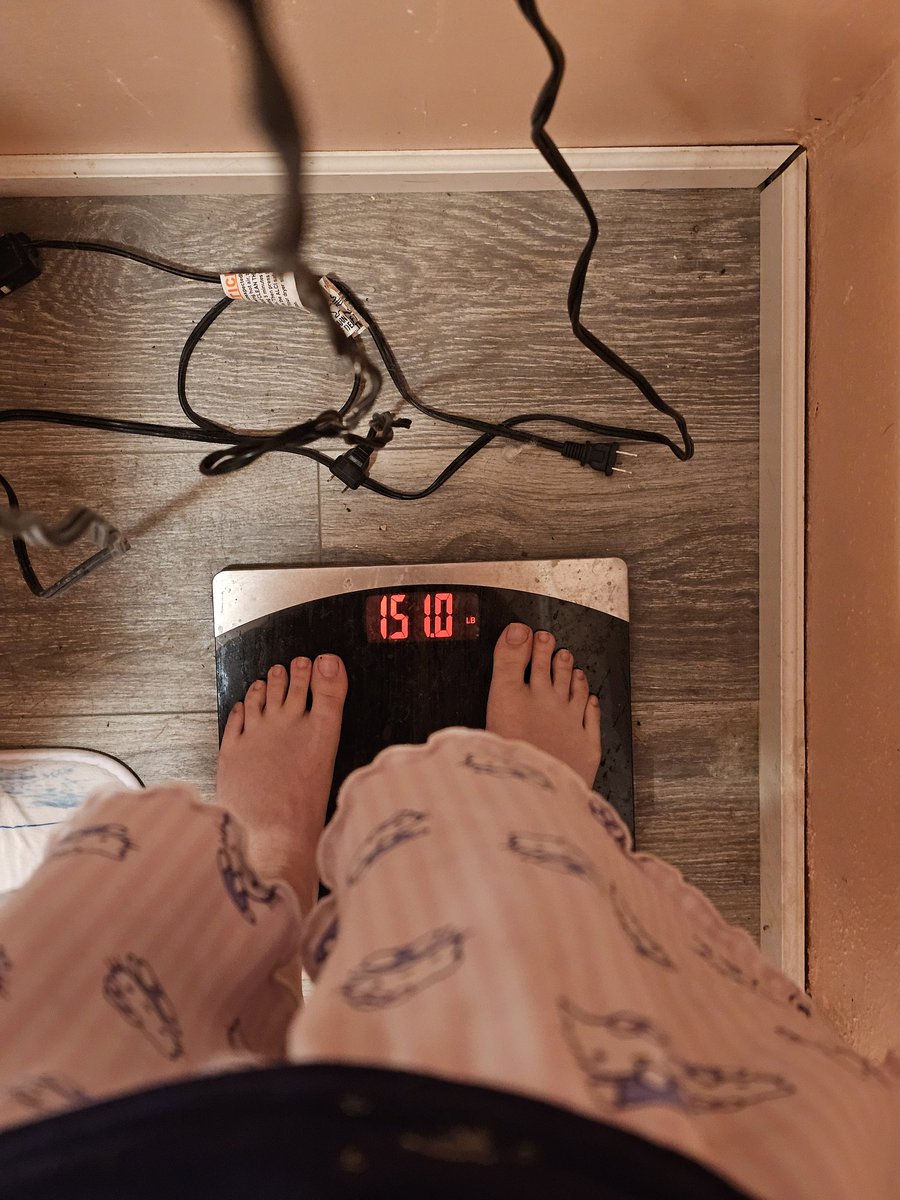 _cherrybliss_9's tweet image. ♡help♡
‐-------------
this fatty needs to lose weight, I want to fit into a bikini by summer. whats your best and quickest tips? pills, gummies, foods, drinks, workouts, anything. be brutal I need it!!!!
--------------
#thinspo #weightloss #edtwtㅤ #shedtwt #fat #help #fuckspo