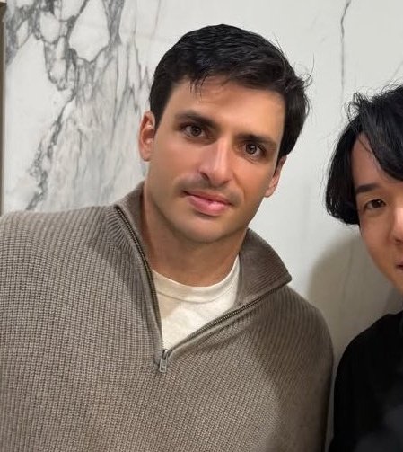 mafiasainz's tweet image. i rather see him bald then having his hair like that again #CuteHaircut #Approved