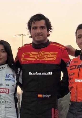 mafiasainz's tweet image. i rather see him bald then having his hair like that again #CuteHaircut #Approved