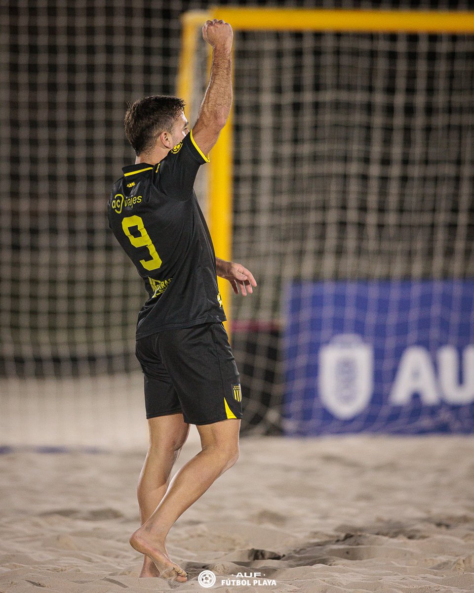 FutbolPlayaAUF's tweet photo. โ
๏ธ ๐๐ฎ๐ง๐ญ๐๐ฃ๐ ๐ฉ๐๐ซ๐๐๐๐ญ๐จ
Peรฑarol venciรณ 10-6 a Keguay y consiguiรณ una nueva victoria en el Torneo Clausura.
#CopaBROURecompensa https://t.co/YcLxshisby