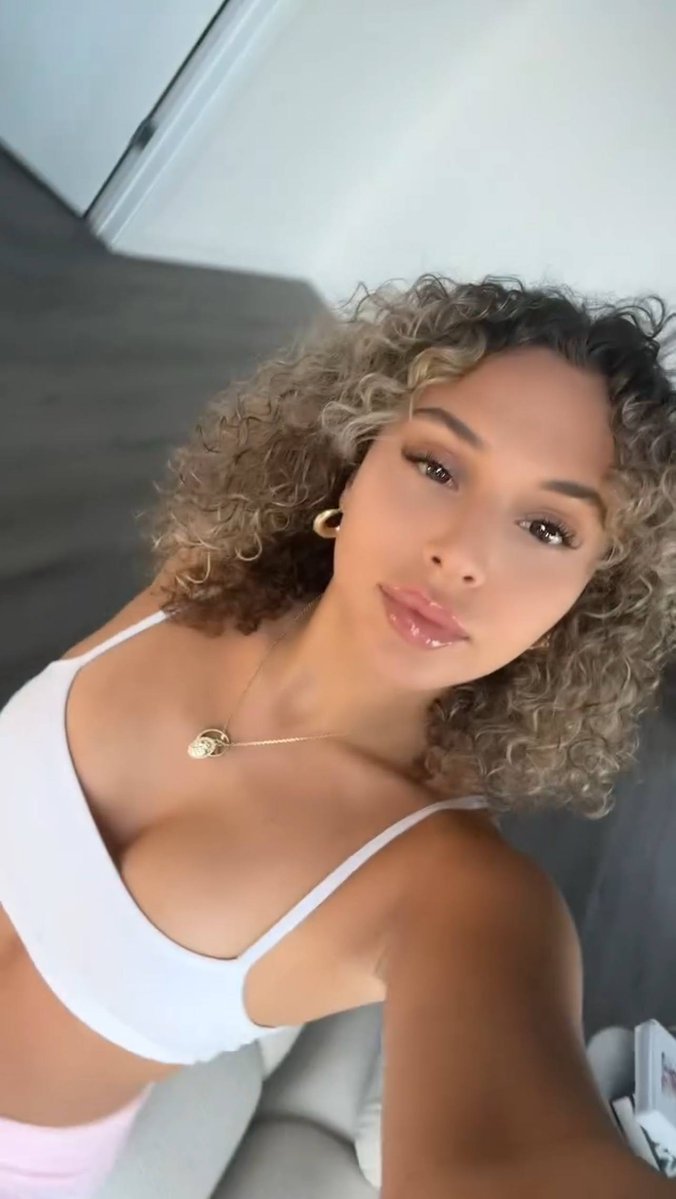 UMA NINFA TODO DIA⭐ tweet media