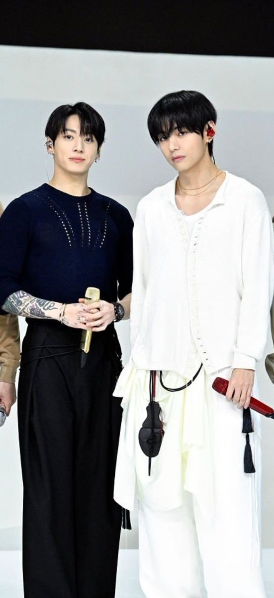 joya mabok namjoon tweet media