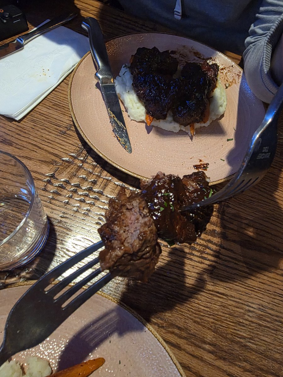 Pheromoan🦋🌸 tweet media