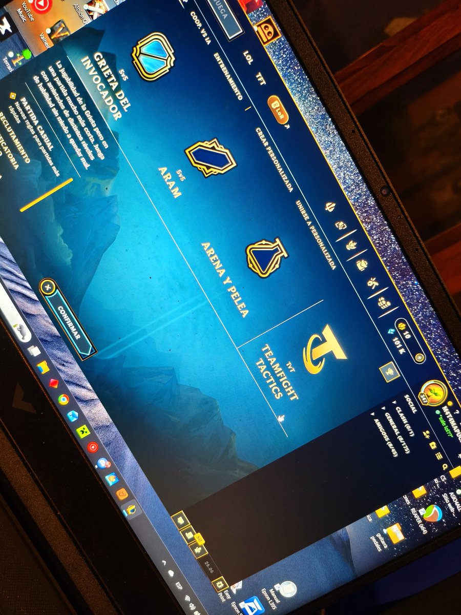 camiseta.blanca.poison tweet media