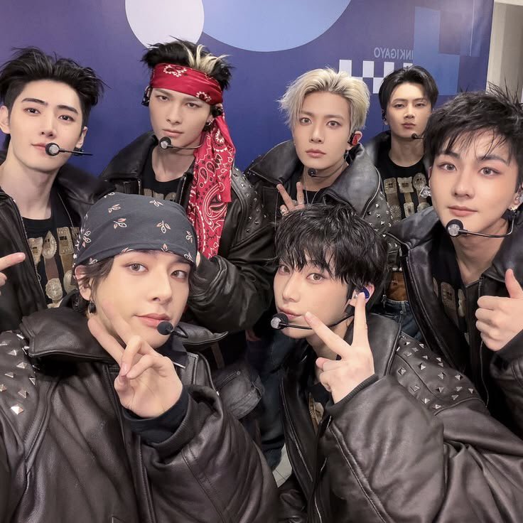 🧡enhypen is seven🧡 tweet media