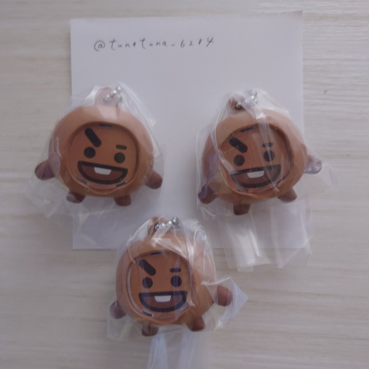 tunatuna_6284's tweet photo. 【交換】BT21 フォトフレームマスコット
連続シュキちゃんだったので交換できたら嬉しいです😭

【譲】SHOOKY
【求】①RJ②CHIMMY

郵便にて同日発送希望します📮
よろしくお願いいたします🙇‍♀️ https://t.co/q4KITL4SZi