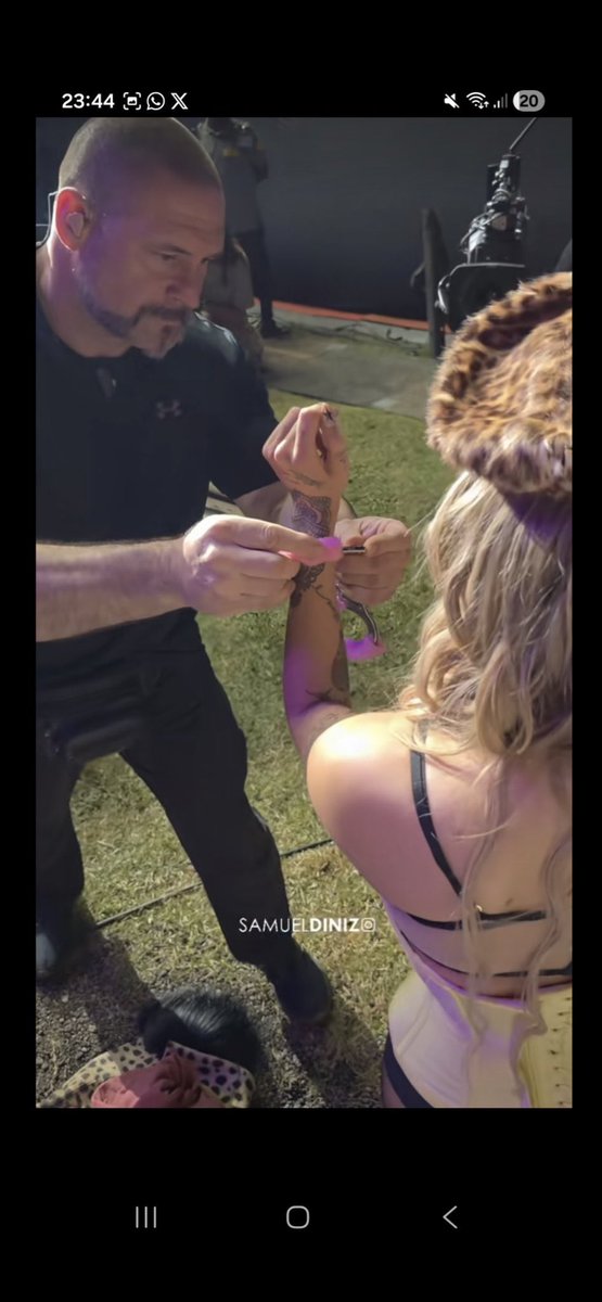 bruxa futurista ⚢ tweet media