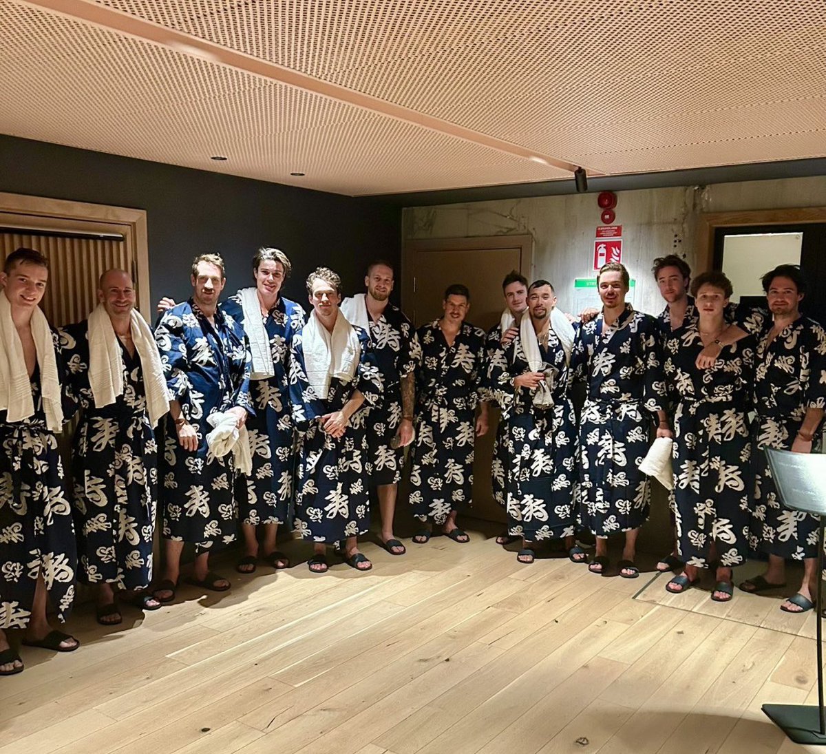 ara🌬️ tweet media