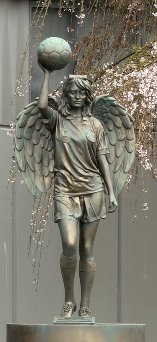 Shauna Shipman is about to have the crashout of the century and im gonna cry right there with her. I could never have wished for more than seeing Shauna suffer and have a generational crashout over everything. I need it so I can relate even more to her and love her.