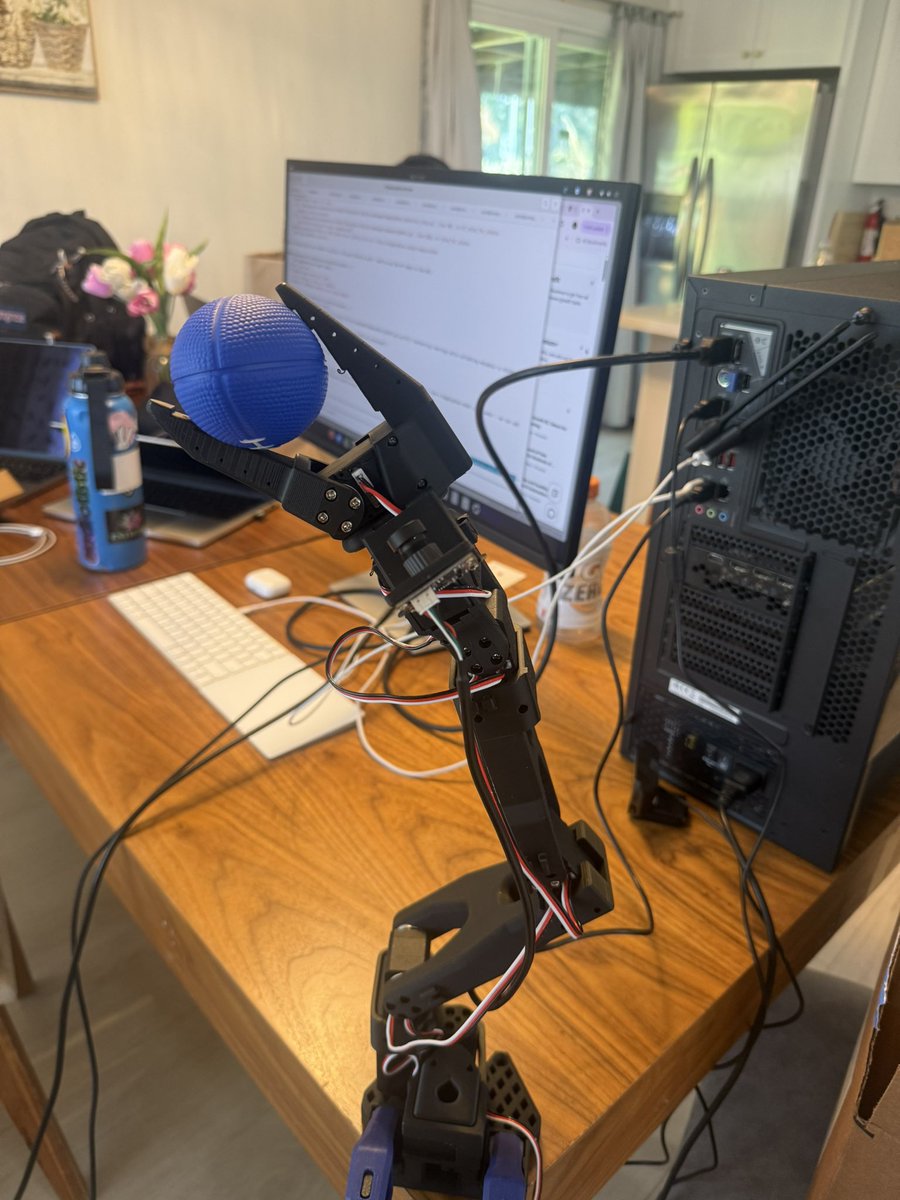 Justin Strong tweet media