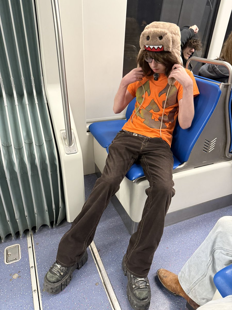 yarnserene tweet media