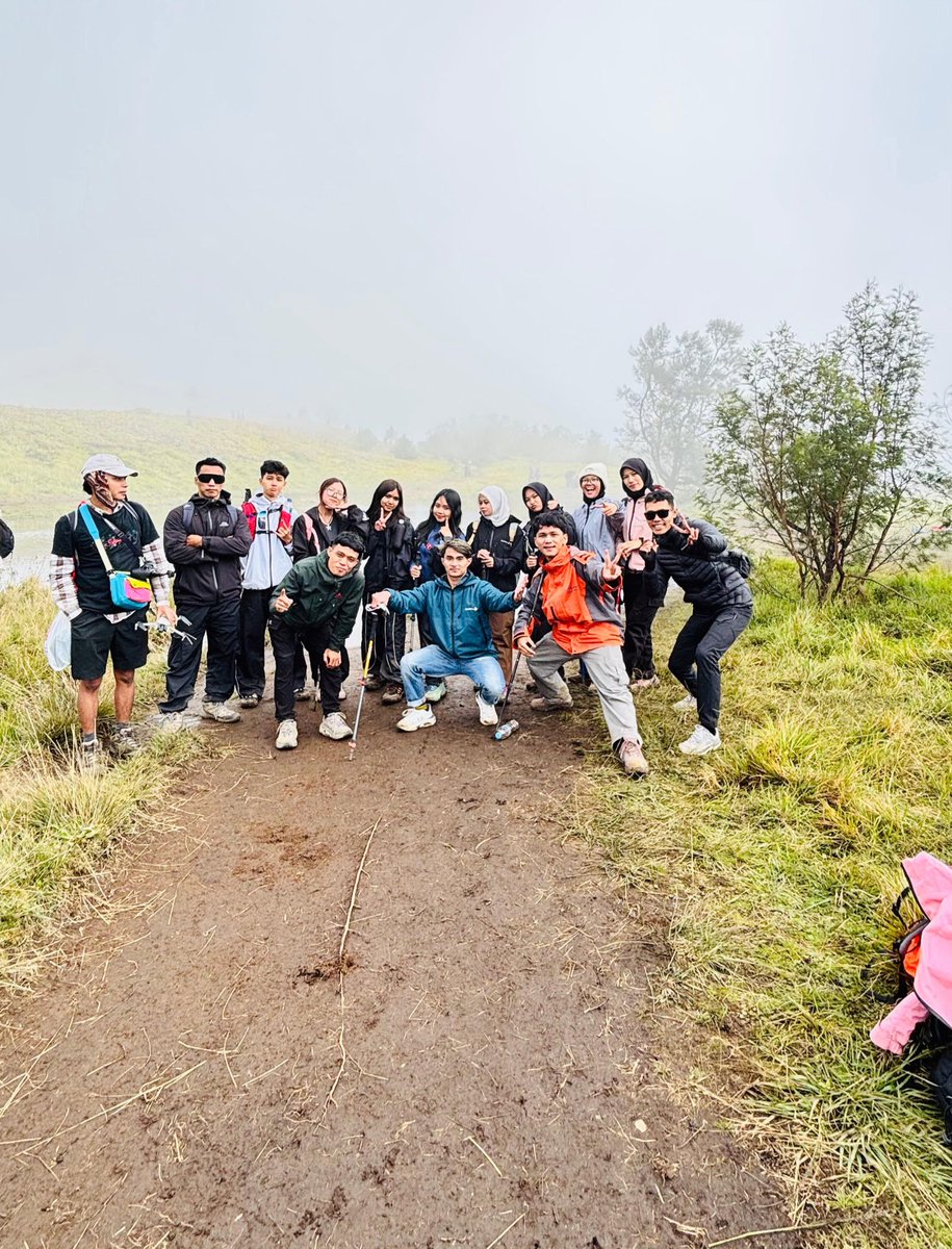 ecaantikk 🩰🎀🪞🦢🕯 tweet media