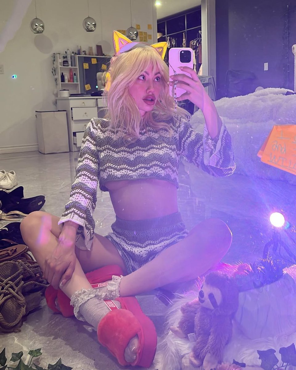 Everything of Ivy Wolfe 🖤 tweet media