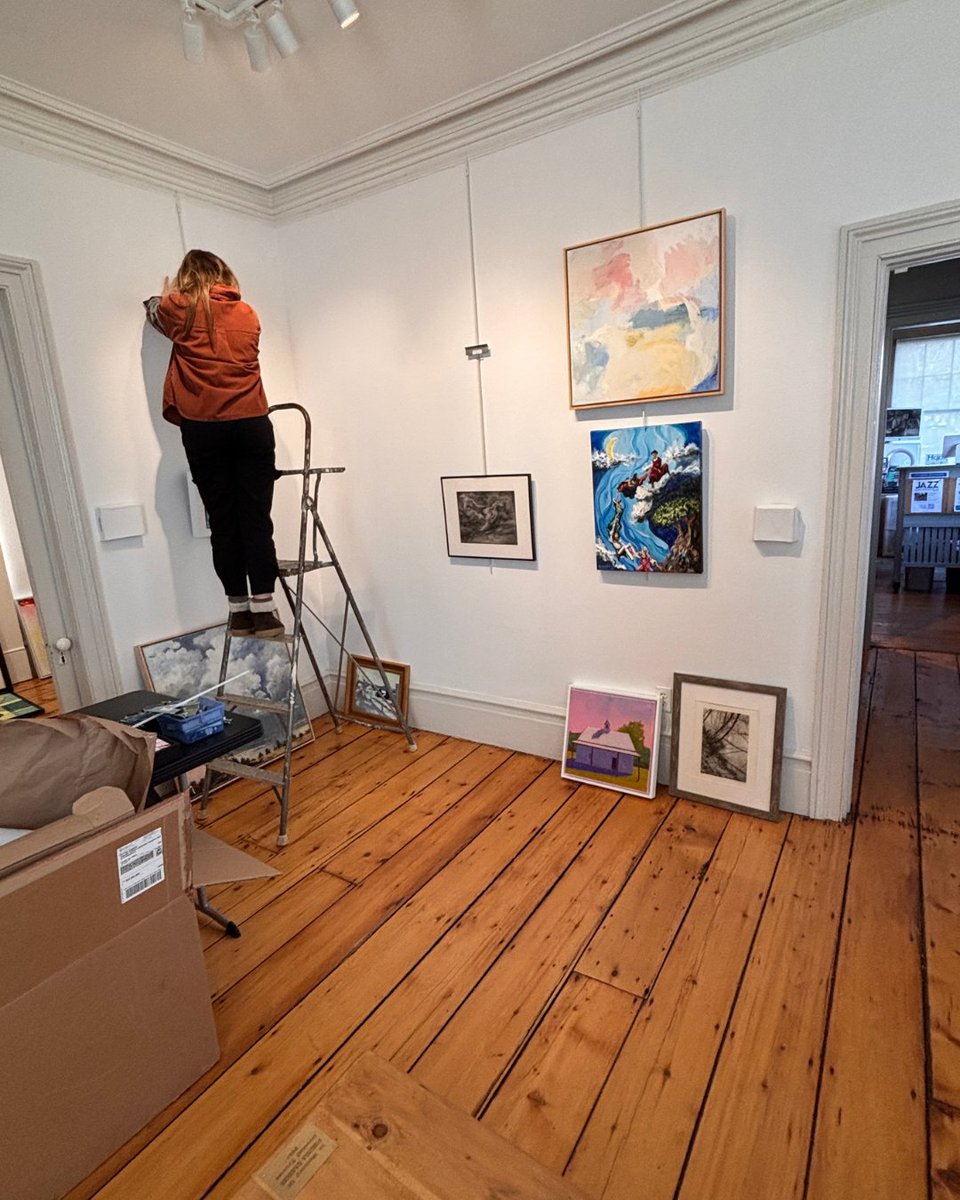 Edward Hopper House tweet media