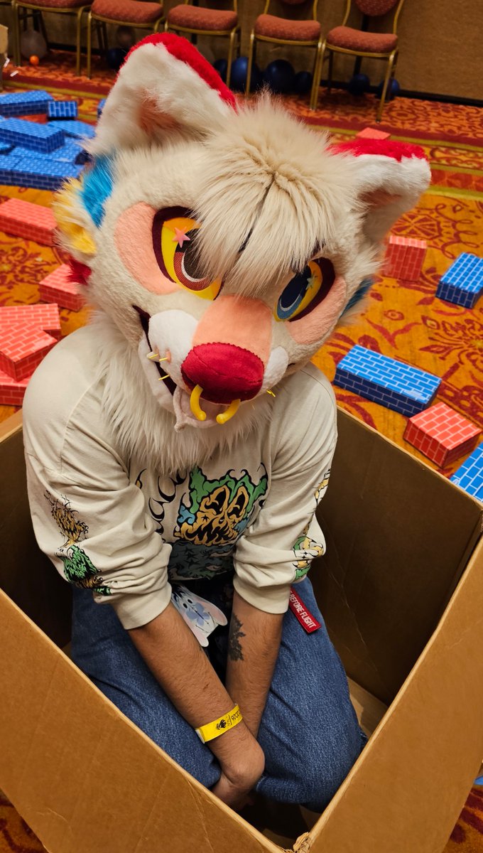 I'll be at TFF this friday! If u peep this silly guy come say hi :3

(Just no touching plz ty)

#TFF2026 #Texasfurryfiesta #furrycon