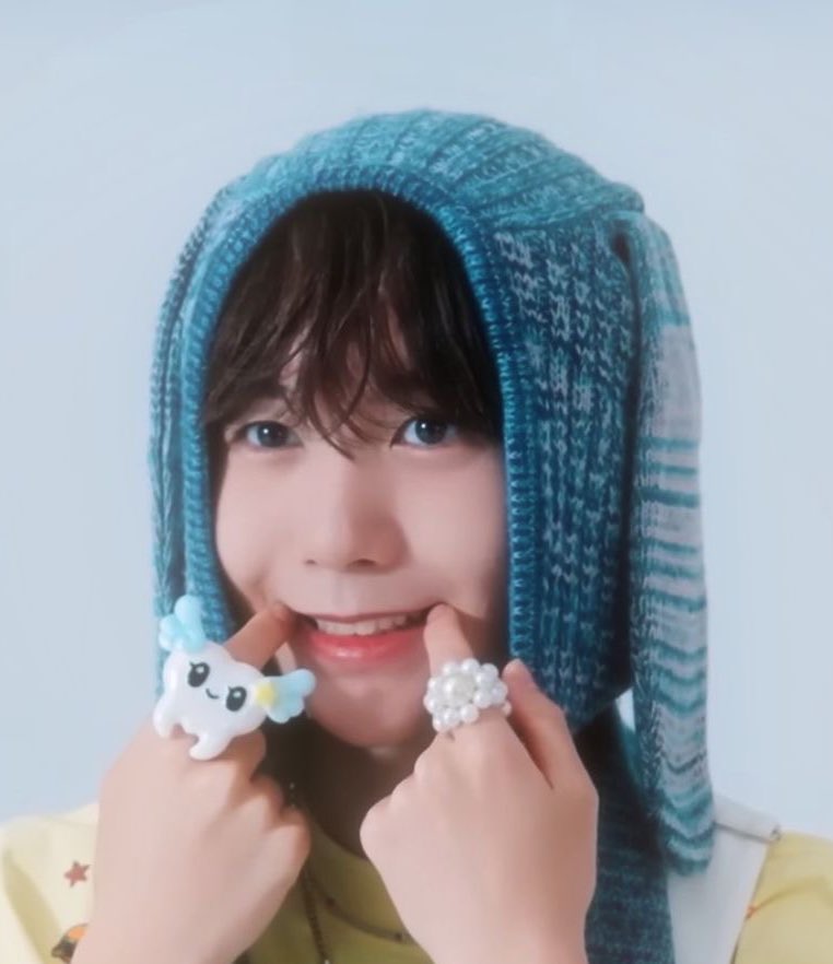 료앞니 tweet media