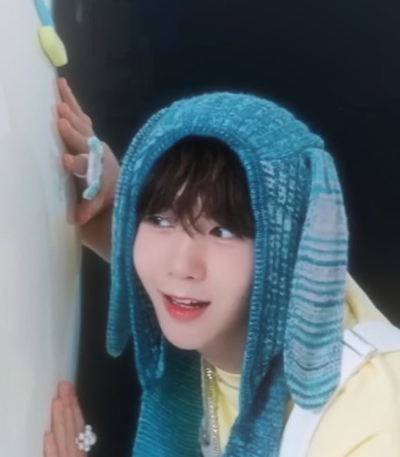 료앞니 tweet media