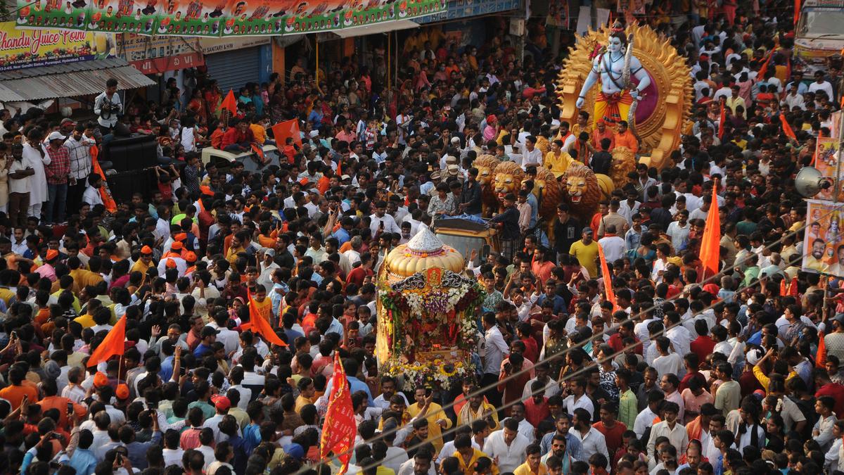 Divyarani0's tweet photo. राम नवमी की हार्दिक शुभकामनाएं....
इस दिन नवरात्र का नौवां दिन होता है और इस दिन भगवान राम का जन्म भी हुआ था https://t.co/UjTg2qdsaR
