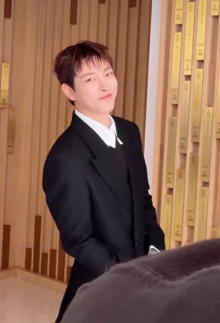 ATEEZ(에이티즈) Updates tweet media