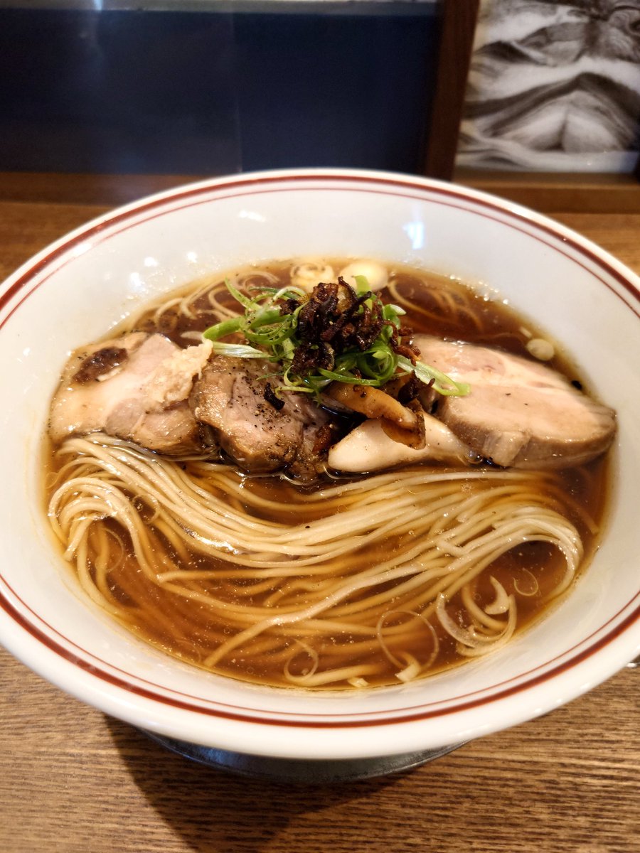 LUKE51 tweet media