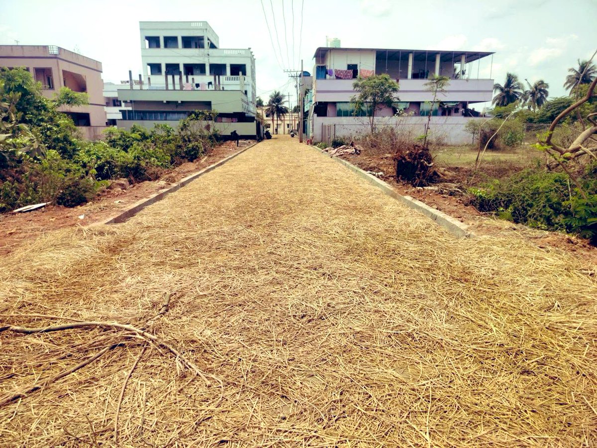 sreekanth324's tweet image. అనపర్తి SRZP హై స్కూల్ సమీపంలోని ఆంజనేయ రెడ్డి నగర్‌లో సుమారు రూ.7 లక్షల అంచనా వ్యయంతో సీసీ రోడ్డు నిర్మాణ పనులు విజయవంతంగా పూర్తయ్యాయి.

ఈ ప్రాజెక్ట్ ద్వారా స్థానిక రవాణా సౌకర్యాలు మెరుగుపడి, ప్రజల దైనందిన జీవనం సులభతరం కానుంది. 

గ్రామీణ మౌలిక వసతుల అభివృద్ధికి ప్రభుత్వం