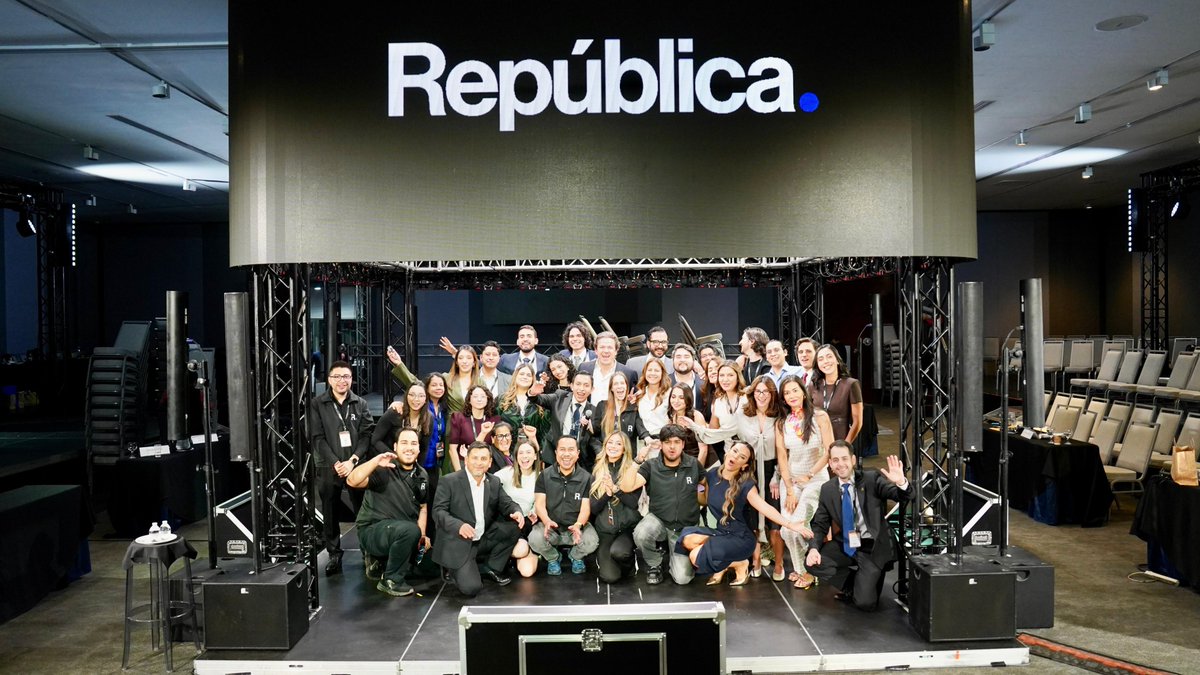 República. tweet media