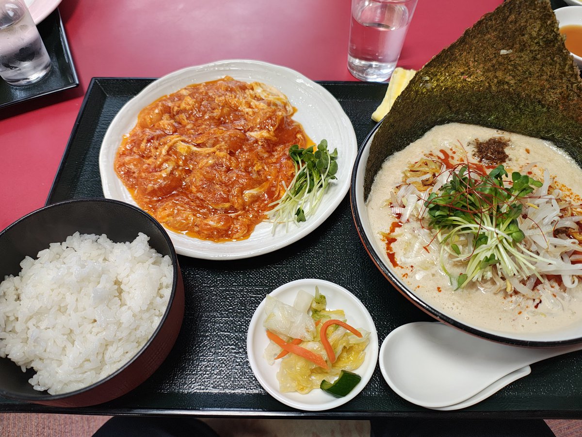 RaMensa_JP's tweet photo. 群鳳
ランチメニュー
白担々麺えびチリセット1500円
30分並びようやく着席
我が地区最高峰の担々麺
白胡麻の味と唐辛子の辛味が絶妙
えびチリも卵が辛味を和らげ優しい旨味に
これが地元になくなってしまったのはとても悲しい…
また来ます
（みずきち） https://t.co/a3b9LvUdim