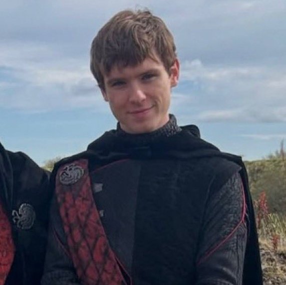Aerion and Valarr sneak out of King’s Landing(Aerion’s idea, of course). Valarr, with his brown hair, needed only a light hood; Aerion, wrapped head to toe, is hot and irritable. Still, they have fun. Valarr thought it a date at the end of the day, Aerion just felt hot all day