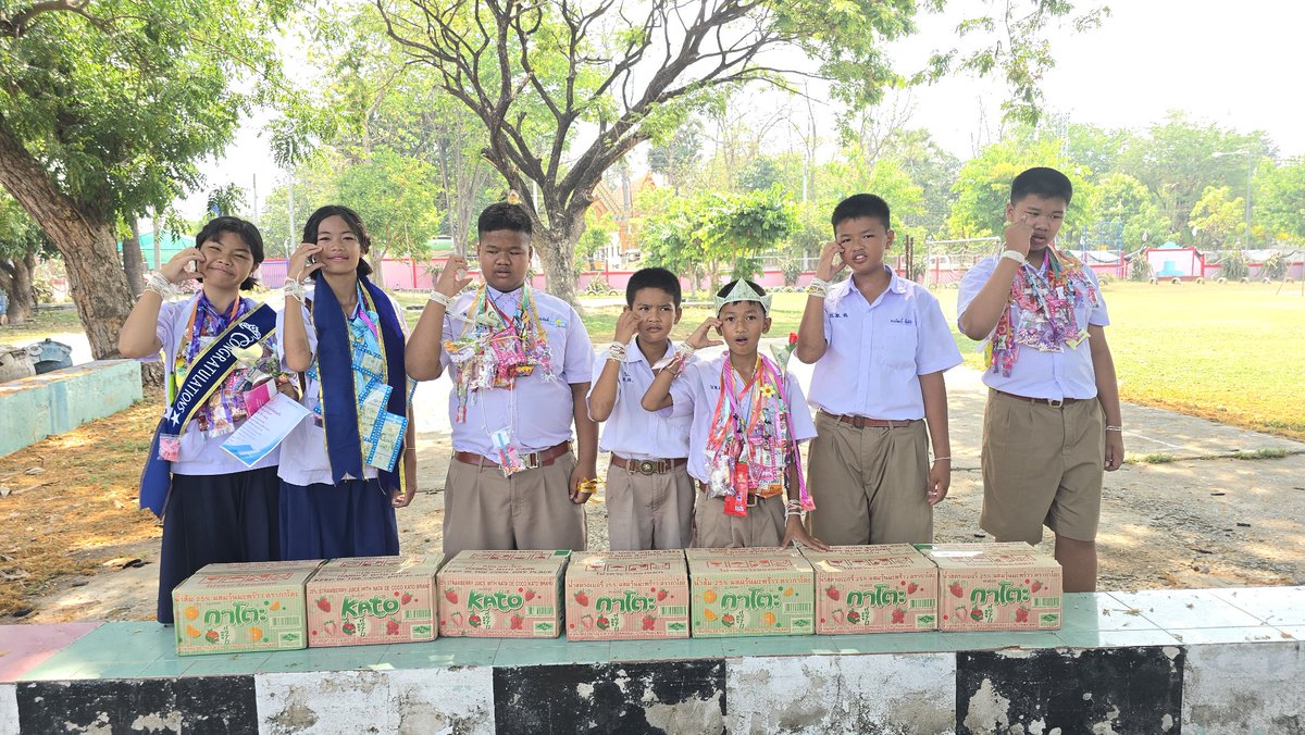 AAKIMBOM2465 tweet media