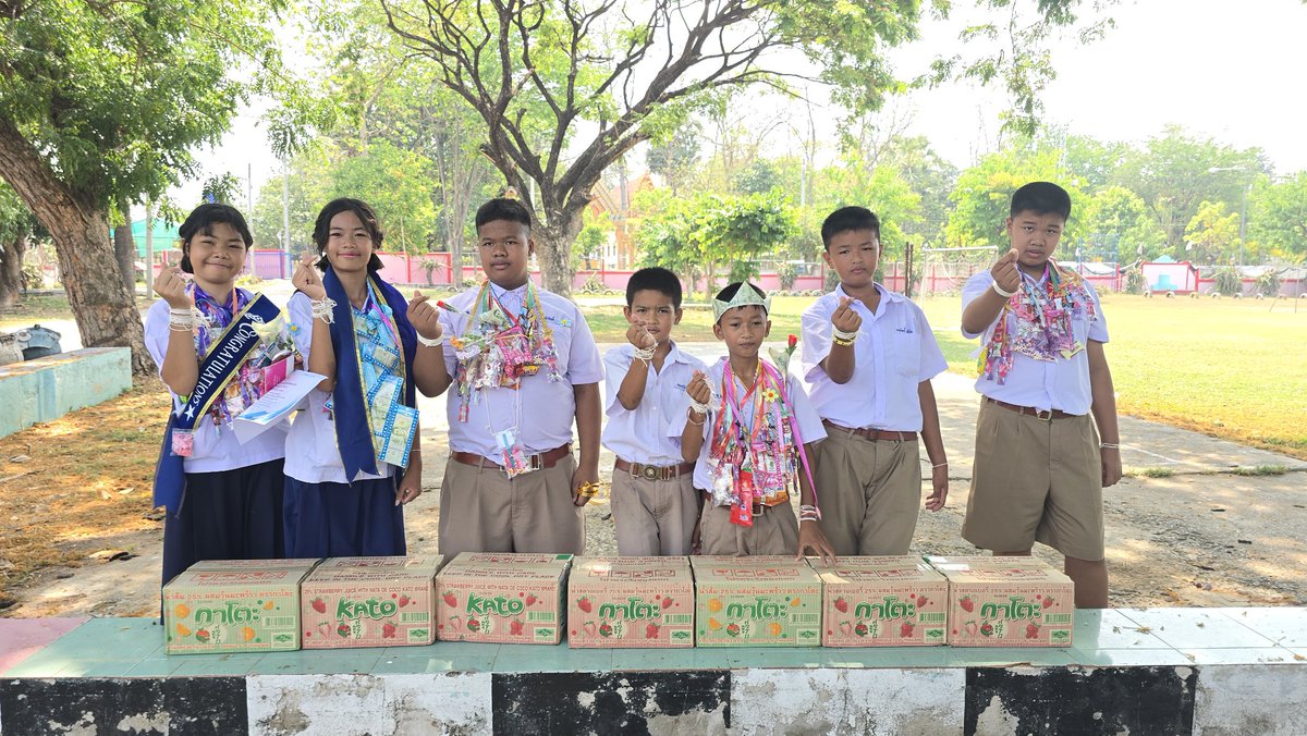 AAKIMBOM2465 tweet media