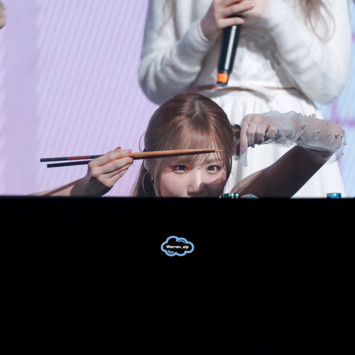 𝓦𝓪𝓻𝓻𝓮𝓷_𝔃𝓲𝓹 ☁️ tweet media