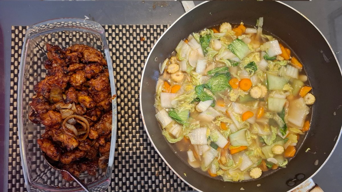 vania sibuk tweet media