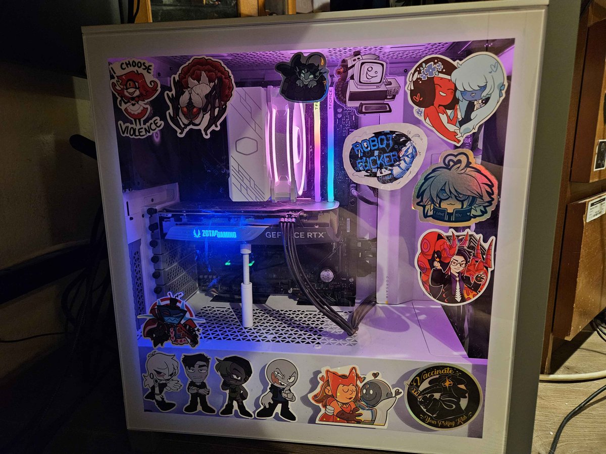 Vivi_the_Robot's tweet photo. I commissioned a digital sticker from my friend @JusJusIne1 and made it real for my computer case. I LOVE IT SO MUCH! Thank you <3 #android #robot #RobotFucker #RobotDick #NSFWart #sticker #Robotlove https://t.co/nT5EivAh1d