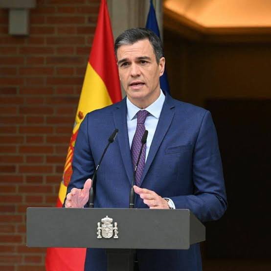 AMaresyev's tweet photo. İspanya Başbakanı Pedro Sanchez:

“İran, Irak değildir.
Onlar bu savaşa 40 yılı aşkın bir süredir hazırlanıyorlar." https://t.co/1hXJxkQ8g2