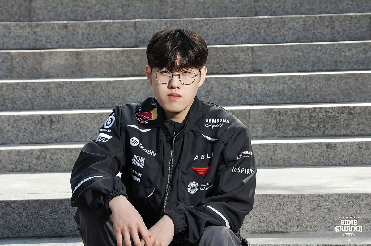 Be_yon_'s tweet photo. 본업할때 호랑이가 좋아요🐯

#문현준 #오너 #oner #T1 https://t.co/GRCekgQNuX