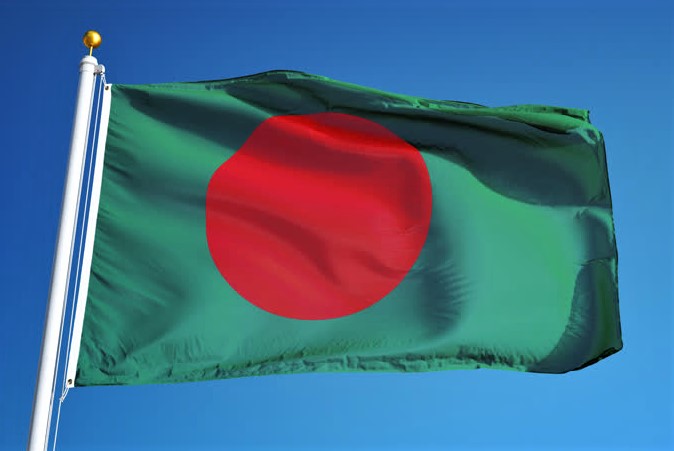 allkingsflags's tweet photo. Happy Independence Day to #Bangladesh , gained from Pakistan in 1971. It is bordered by India, Myanmar &amp; Bay of Bengal.  On the flag, red circle = sun &amp; end of oppression.  Green = landscape.  The circle is off center, toward the hoist, to appear centered when the flag is flying. https://t.co/E1FUWmwsAc