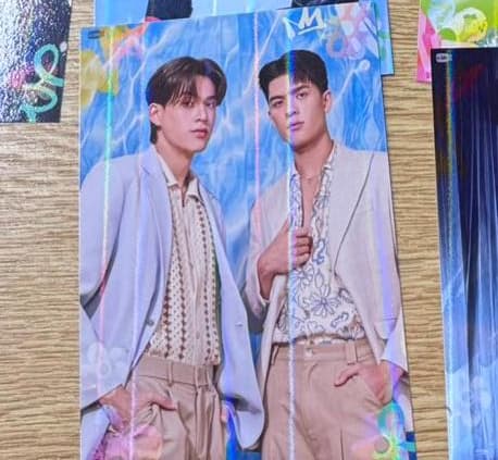 • indi • tweet media