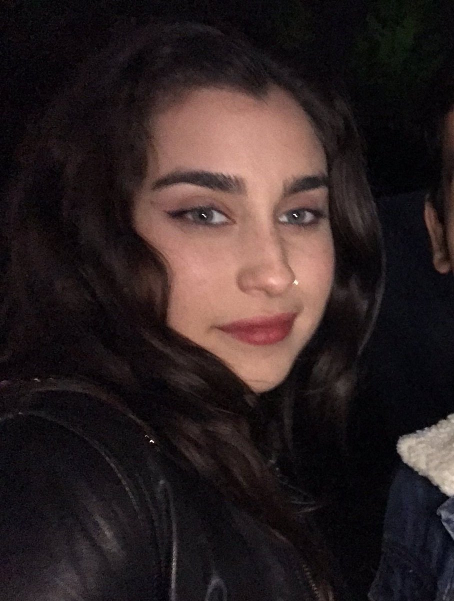 hourly lauren tweet media