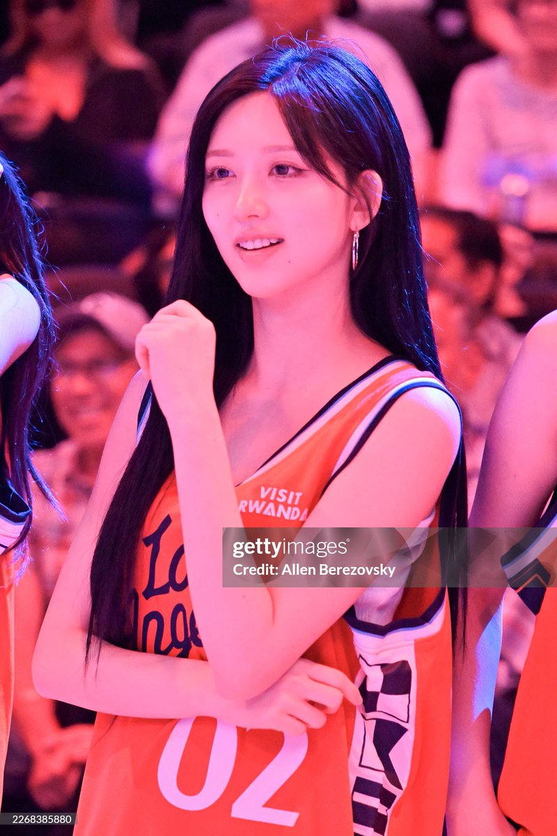 #GAEUL at LA Clippers game 🏀