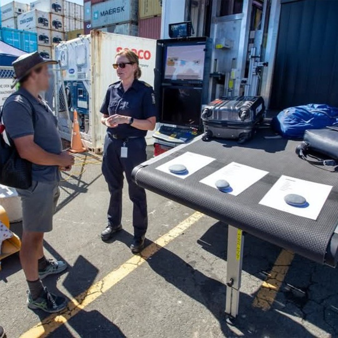 New Zealand Customs Service tweet media