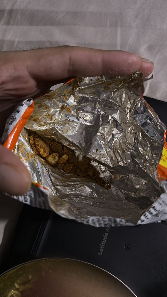 Pushpak_256's tweet photo. Hey @KurkureSnacks @PepsiCoIndia, I bought a packet of Masala Munch that’s 70% empty (just masala!), and to make it worse, the Batch Number &amp; MRP are missing/illegible Only the barcode [8 9014991 361026] is clear. Is this how quality control works? 
#Kurkure #ConsumerRights https://t.co/eG1UZDpdbd